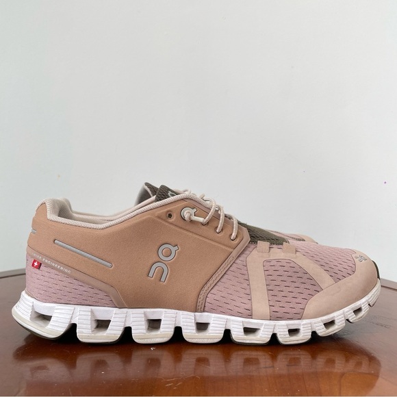 On Running Shoes - On Running Cloud 5 Women’s Pink Trail Running Shoes | US 8